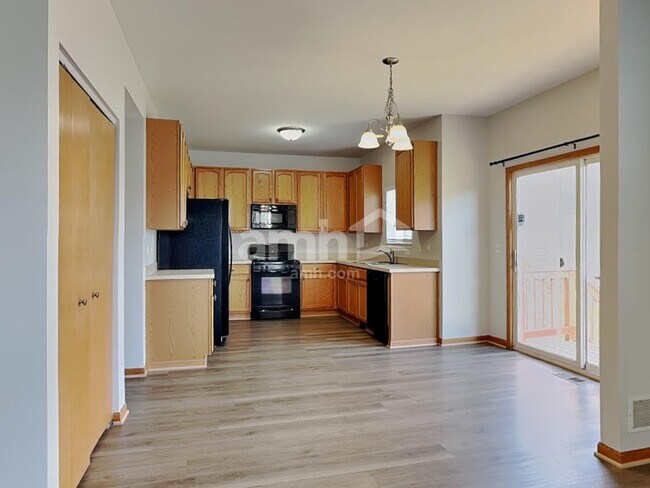 Foto del edificio - 1204 Stonecrop Ln