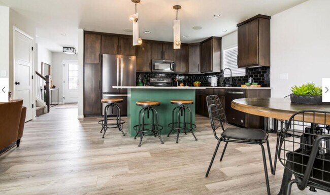 Building Photo - 1058 Wild Willow Way