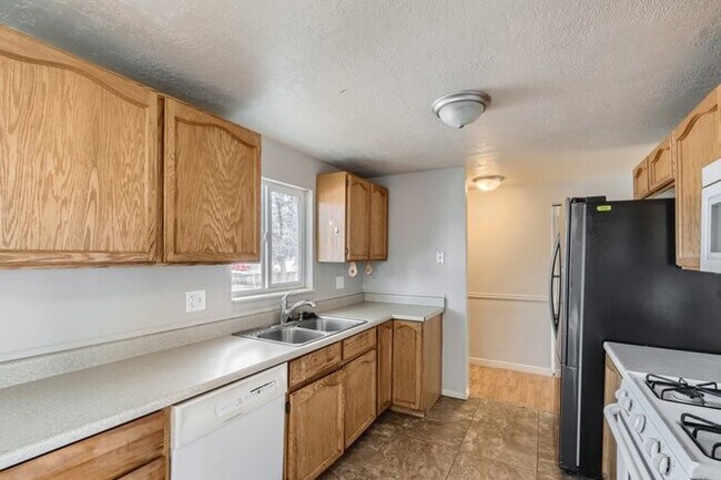 Building Photo - 8610 South 910 East, Sandy, UT, 84094