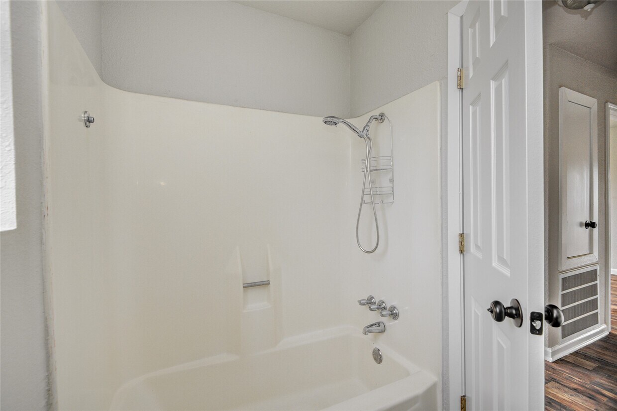 Foto del edificio - 1602 North Ave N