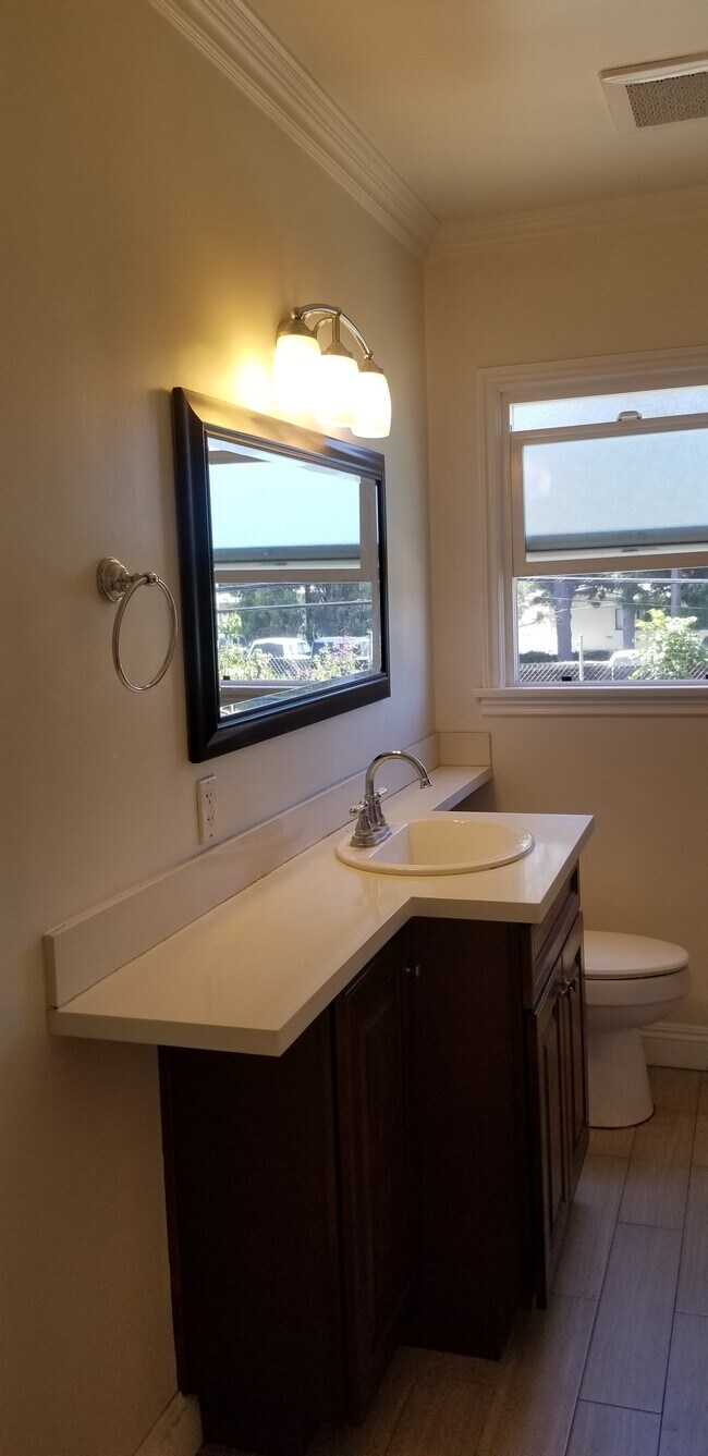 Foto del edificio - 5480 Edgewood Pl