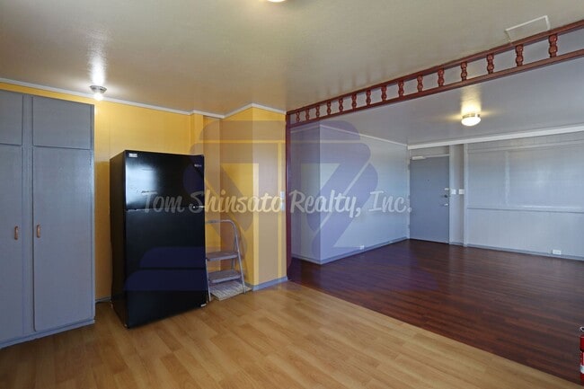 Foto del edificio - PRICE REDUCTION - Upstairs duplex unit in ...