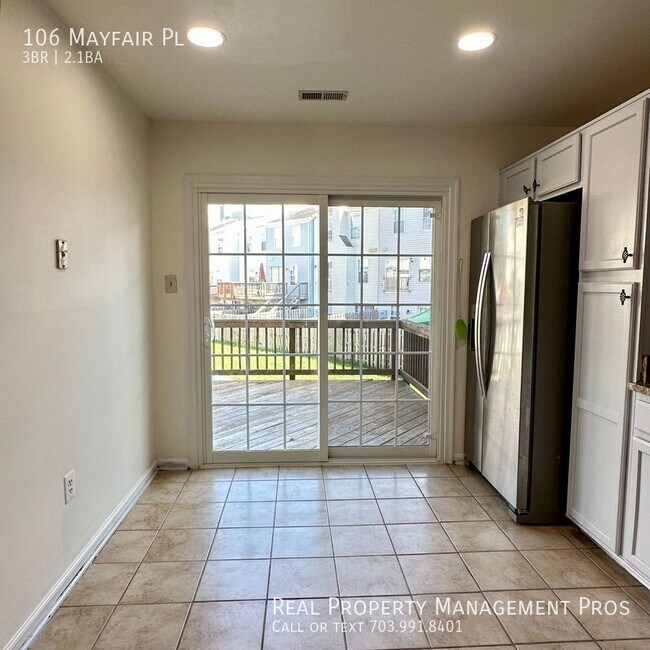 Foto del edificio - 106 Mayfair Pl