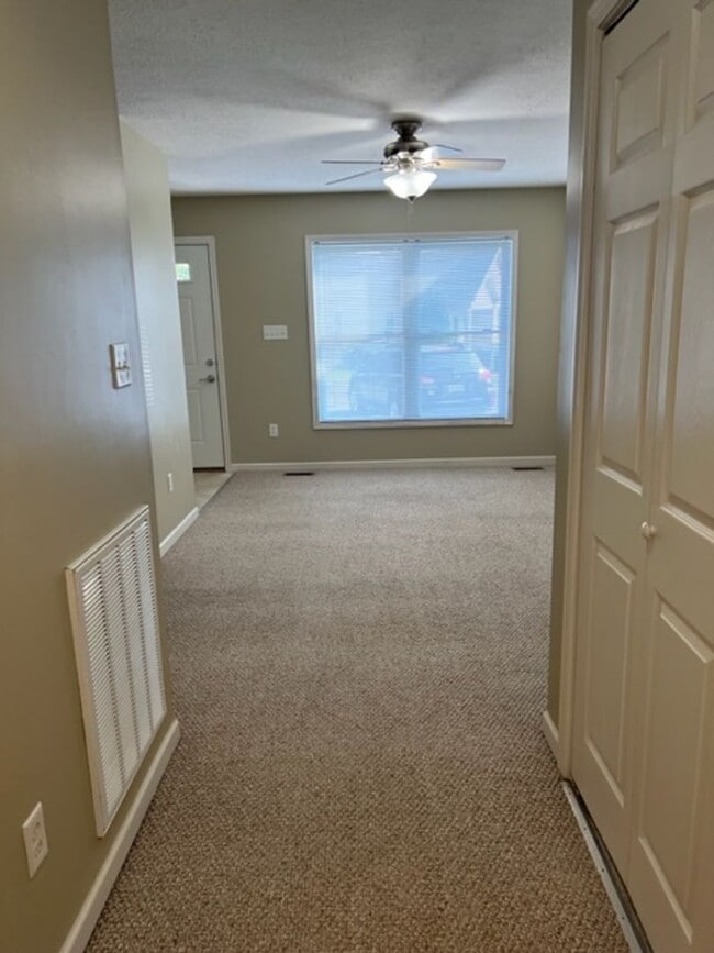 Building Photo - 79 Trimmer Trail
