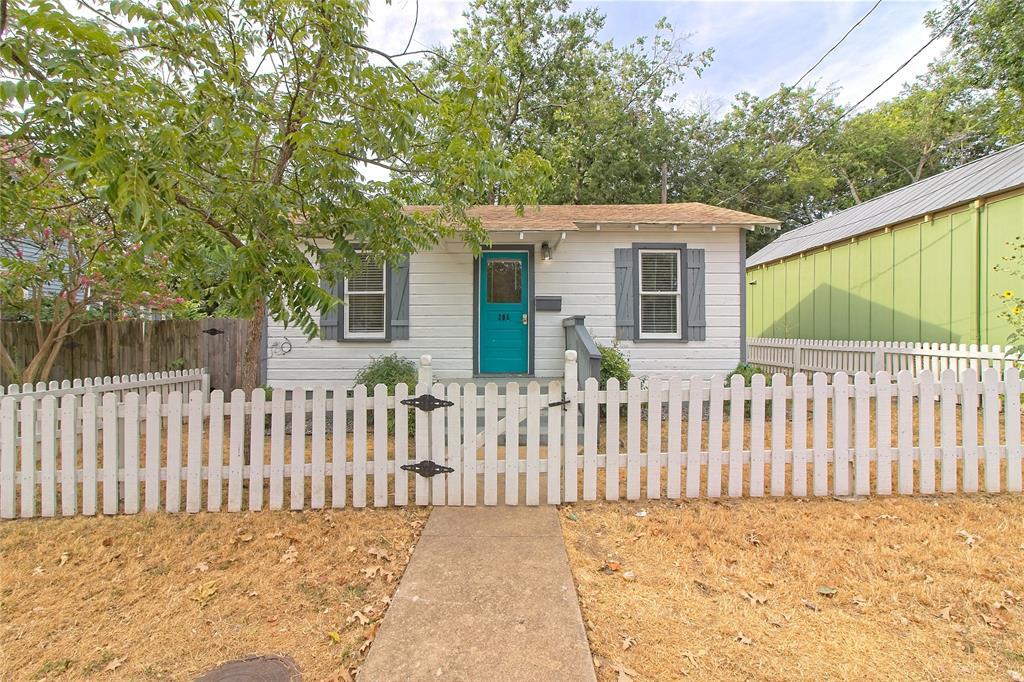 Primary Photo - 206 E 6th St