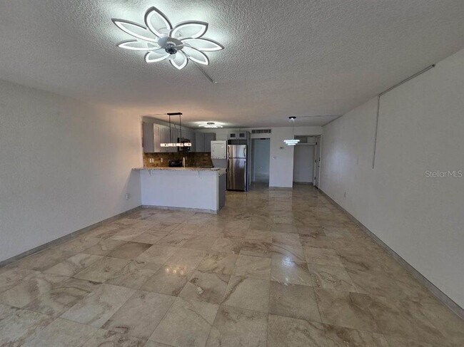 Foto del edificio - 2424 W Tampa Bay Blvd