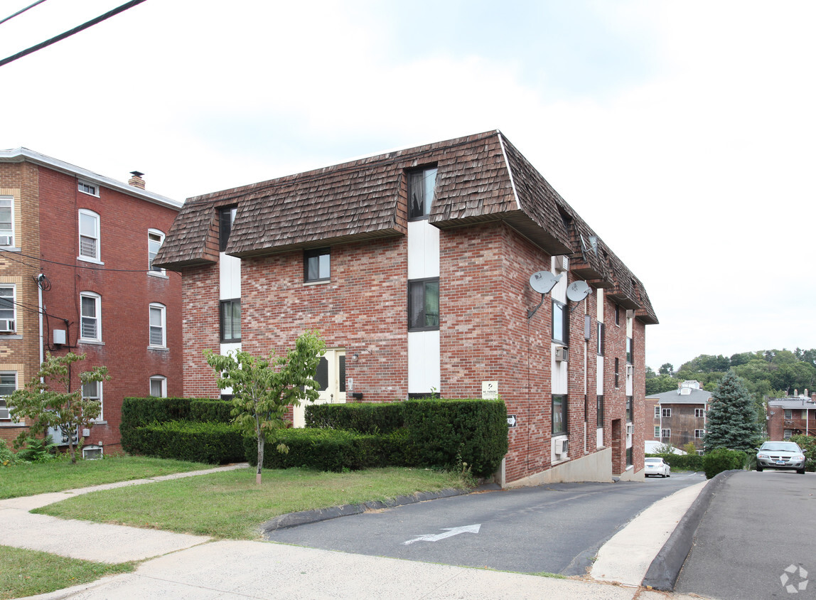 Primary Photo - 249 Grove St