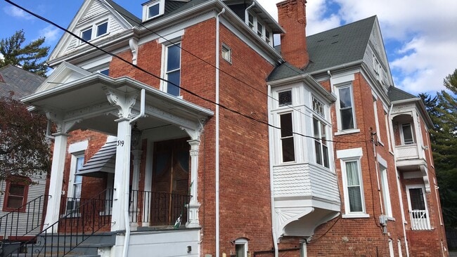 Building Photo - 319 S Winter St