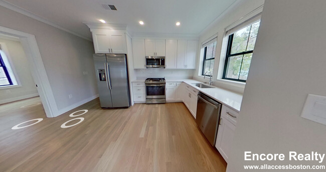 Building Photo - 283 Lamartine St