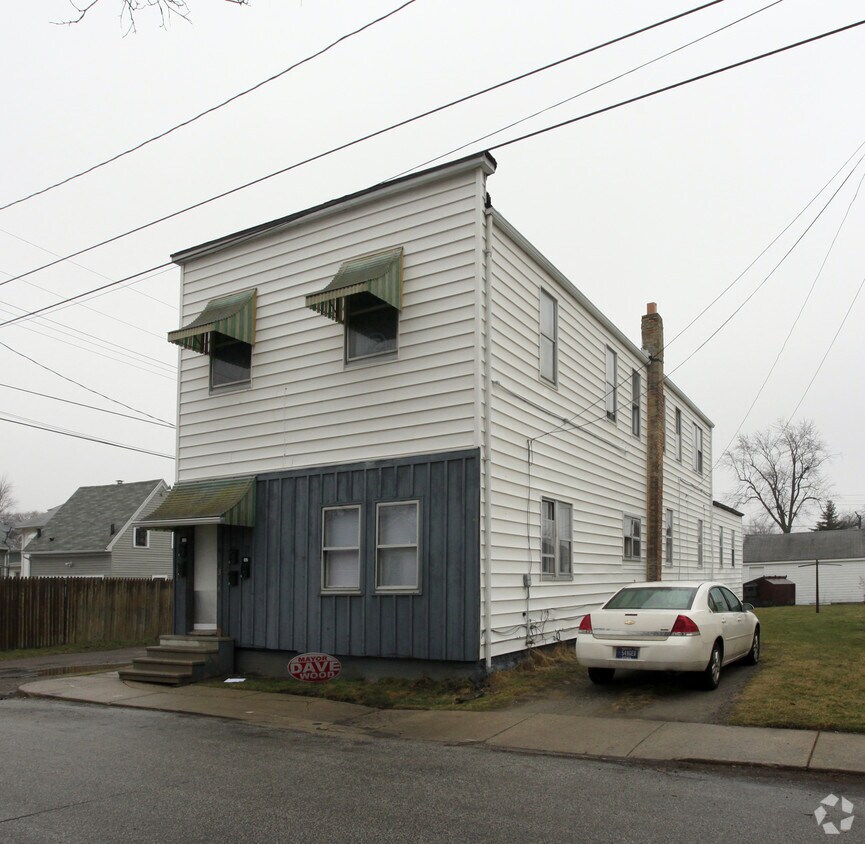 Building Photo - 314 S Wells St