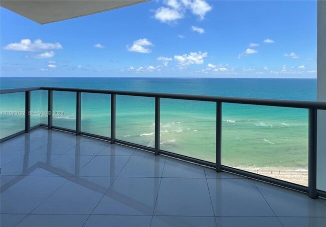 Building Photo - 17121 Collins Ave