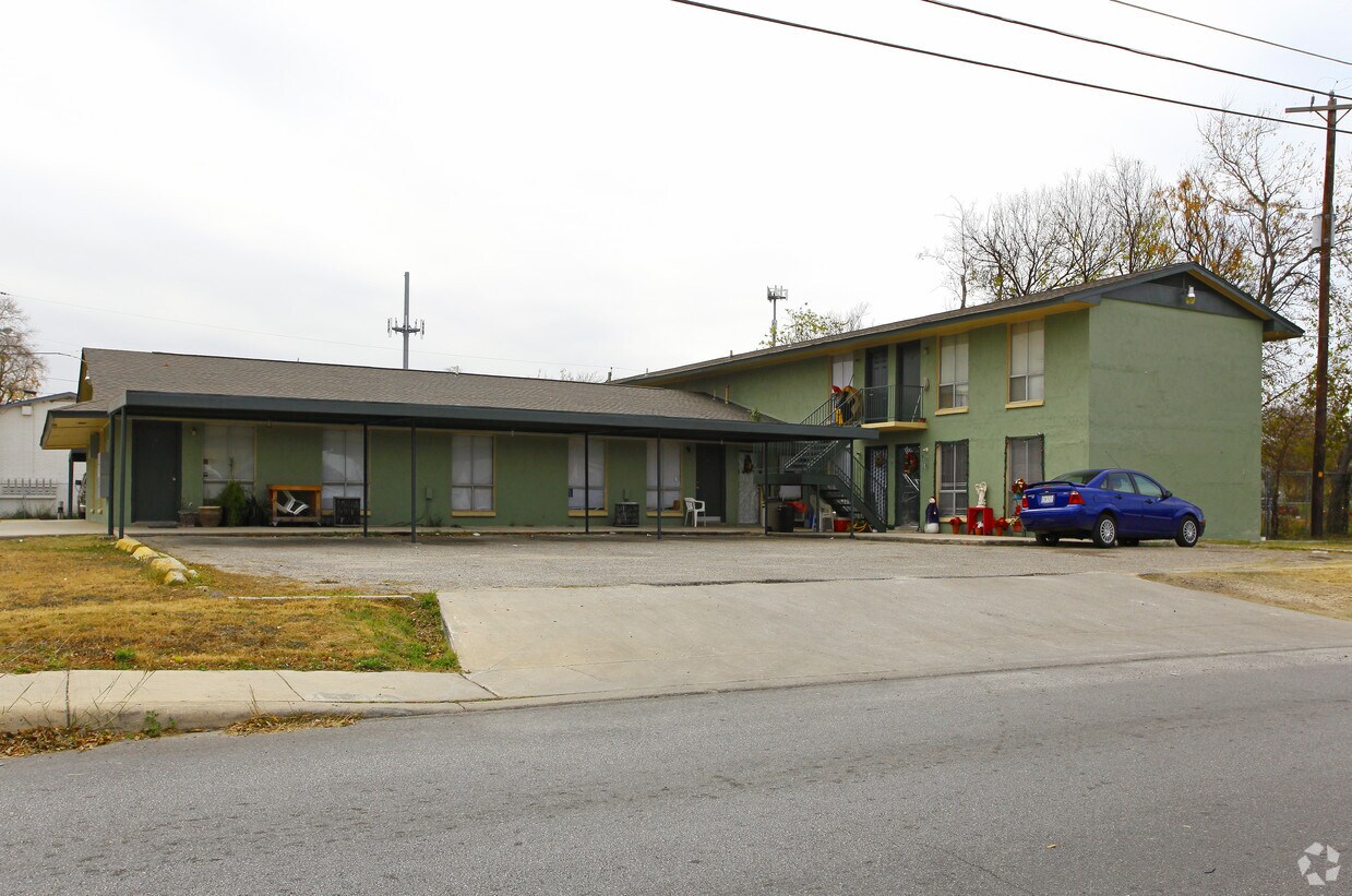 Primary Photo - 806 McCauley Blvd