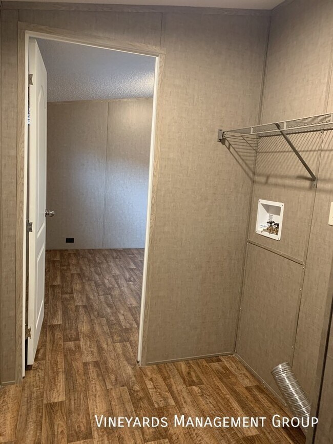 Foto del edificio - January Rent Free!!!!