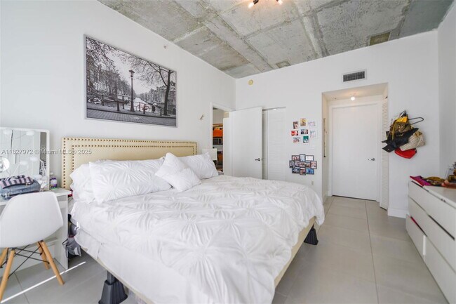 Foto del edificio - 3470 E Coast Ave