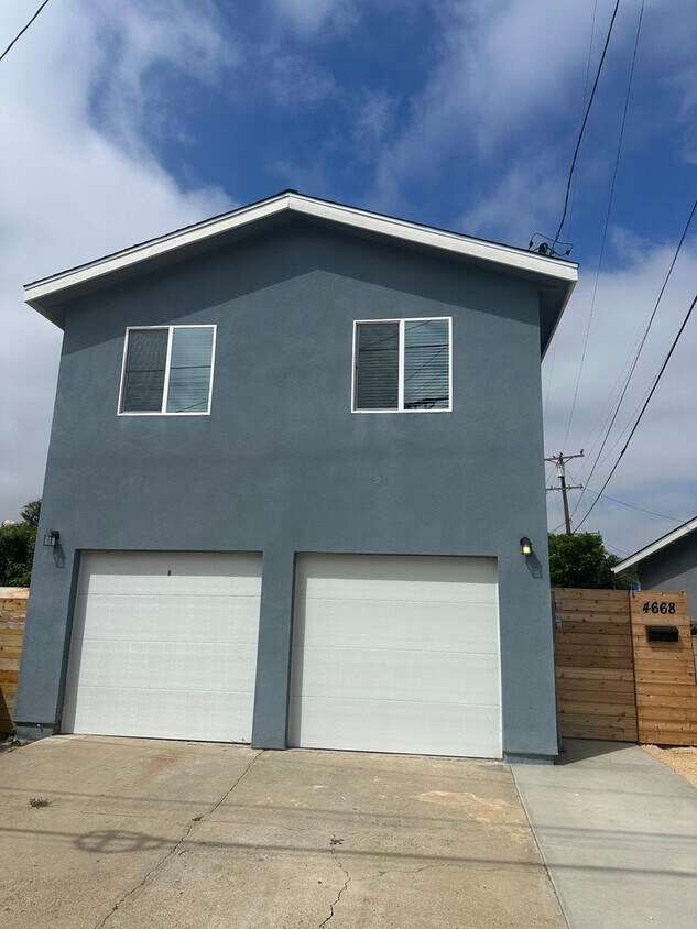 Primary Photo - 4668 Moraga Ave