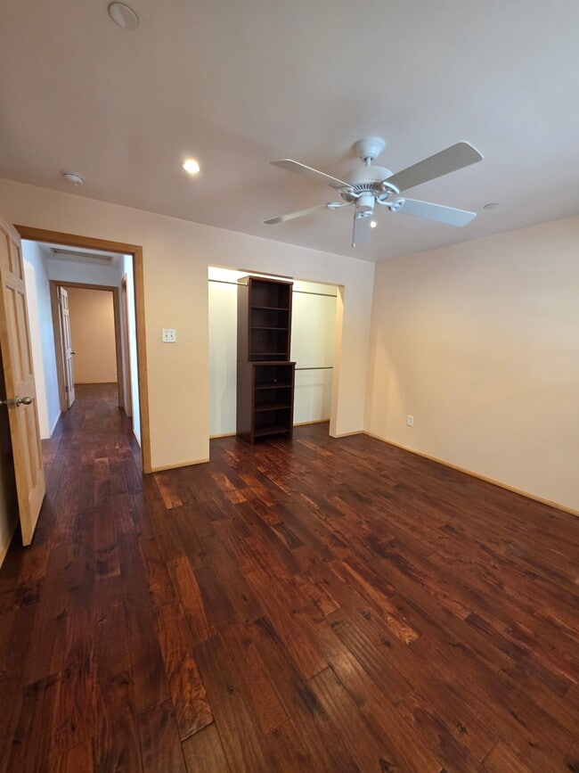 Foto del edificio - 6172 Sylvan Dr