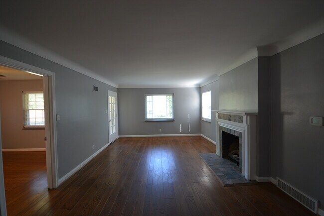 Building Photo - 3041 Alpine Ter