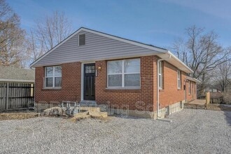 Building Photo - 1017 N River Blvd