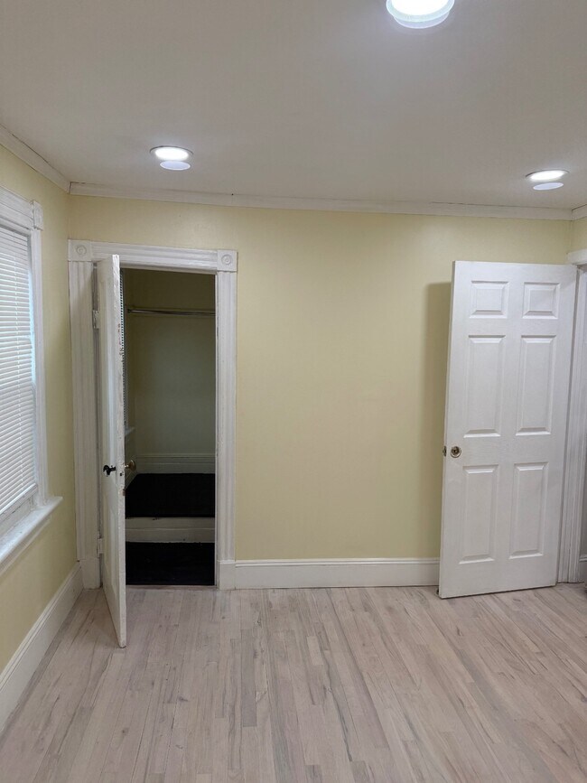 Building Photo - 45XX Carpenter Ave