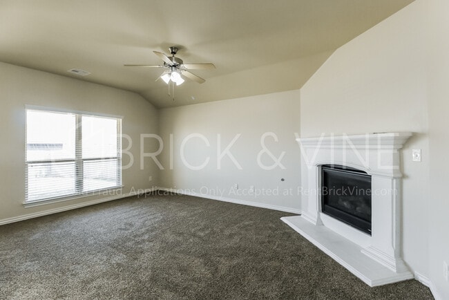 Building Photo - 10600 Cruces Dr