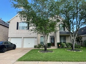 Building Photo - 2714 Lake Villa Dr