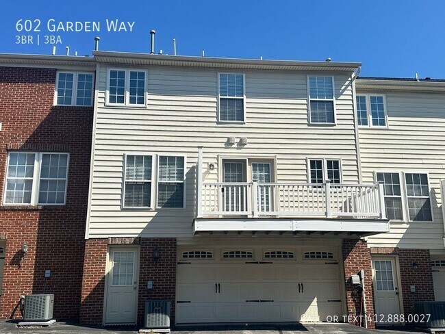 Foto del edificio - 3 bedroom 2.5 bath Village At Pine!!