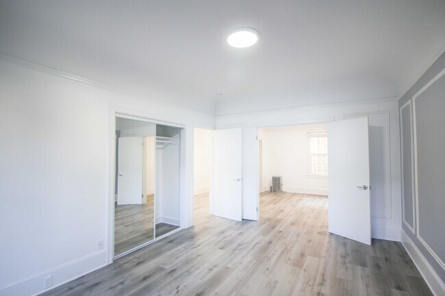 Building Photo - 535 Leavenworth St