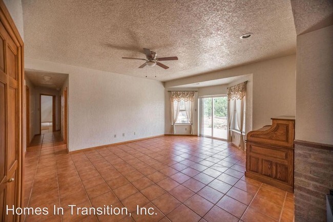 Building Photo - 3 Palomino Ct