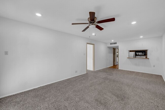 Foto del edificio - 1206 Hi Stirrup