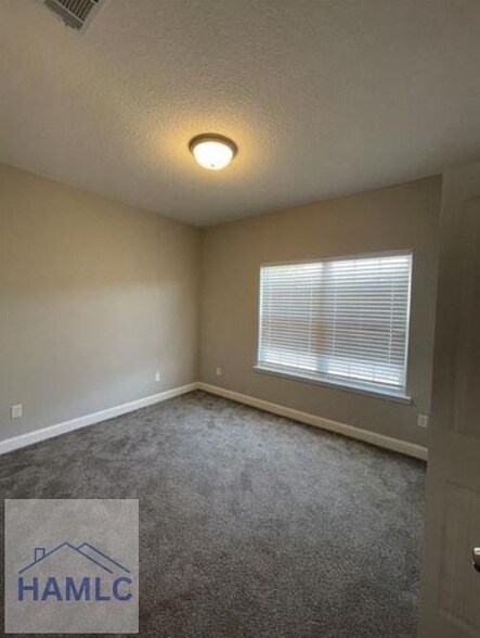 Foto del edificio - 424 Alcott Cir