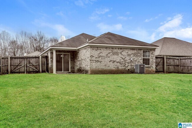 Building Photo - 139 Bermuda Lakes Dr