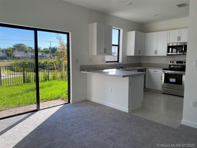Building Photo - 4720 CASPIAN Way