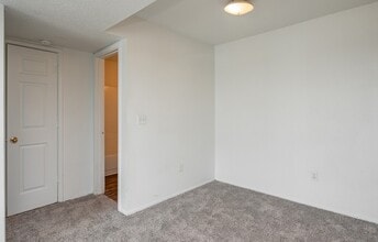 Building Photo - 100 Remington Dr