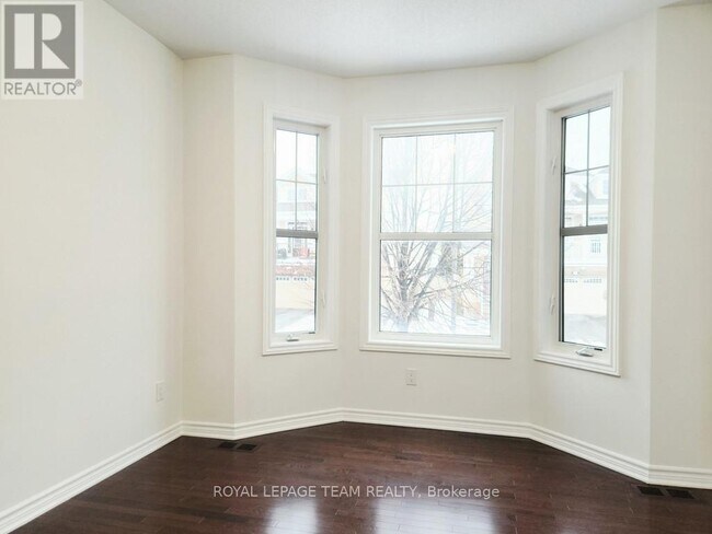 Building Photo - 113 Lily Pond St