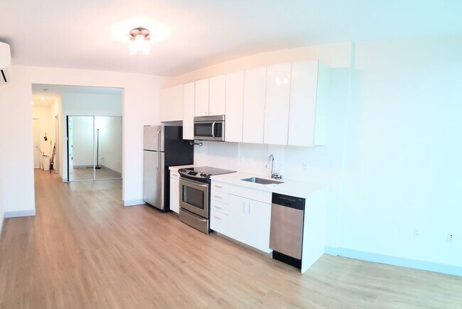Building Photo - Townhomes at the Collection Kakaako Studio 1 Parking