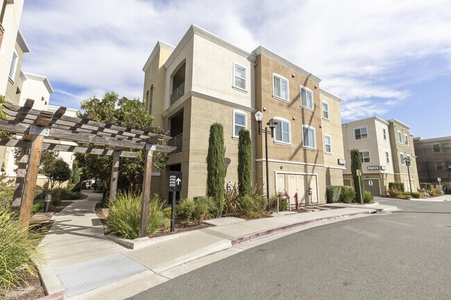 Foto del edificio - 4728 Norris Canyon Rd