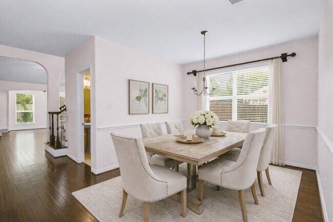 Foto del edificio - 1403 Lochstone Dr