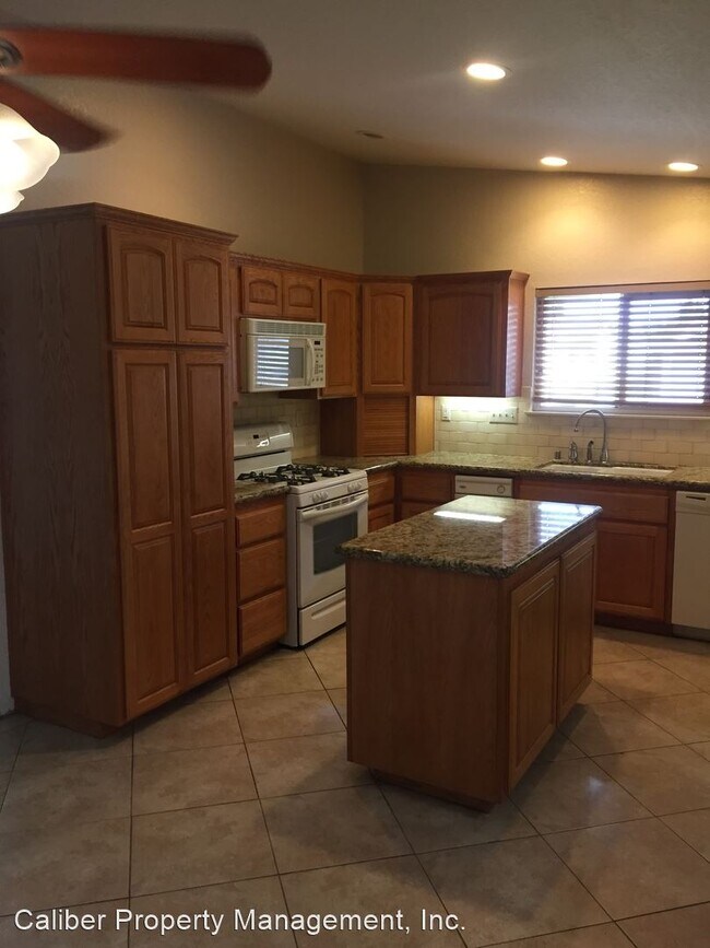 Building Photo - 3 br, 2 bath House - 7614 Cartilla Avenue