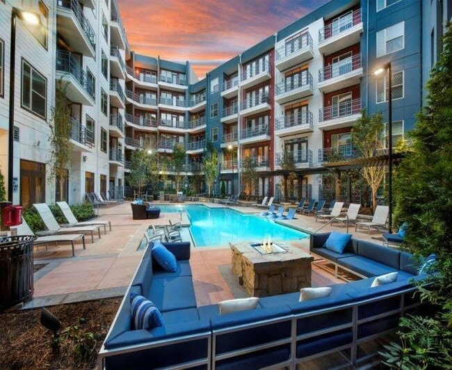 Building Photo - 111 Glenridge Point Pkwy