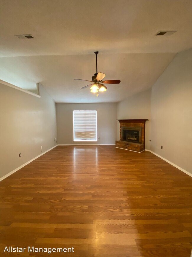 Foto del edificio - 3 br, 2 bath House - 10514 Oak Run Drive N