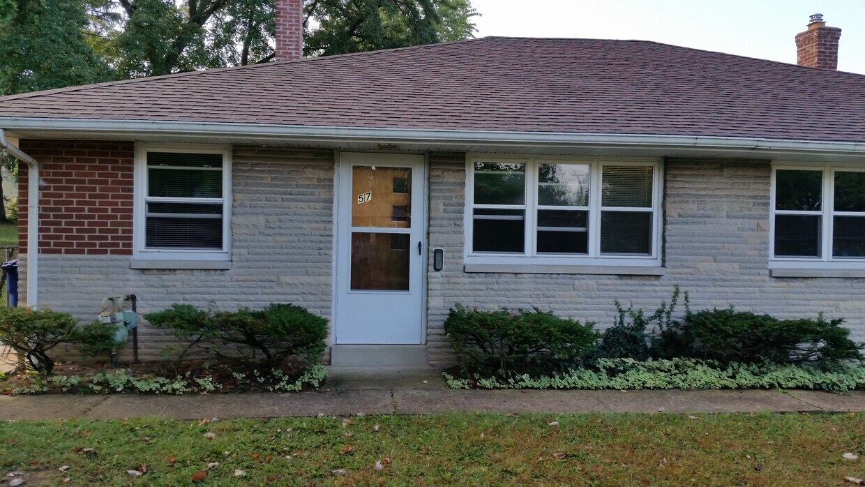 Ranch: duplex building - 57 Sunnyside Ln