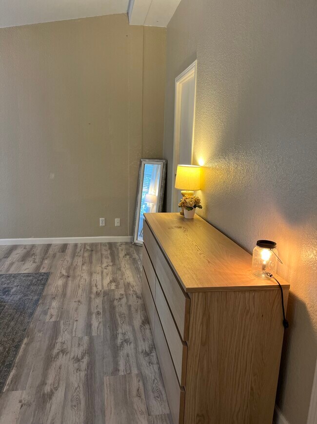Foto del edificio - 16035 N 71st Ave