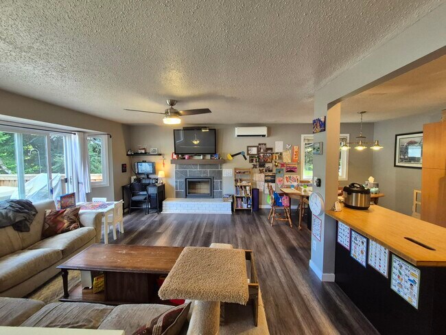 Photo du bâtiment - 617 Hoylake Ave