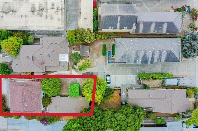Aerial Photo - 871 Hawthorne St
