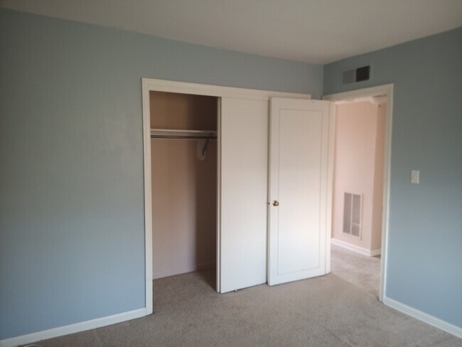 Bedroom (spacious closet). - 500 Alden Rd