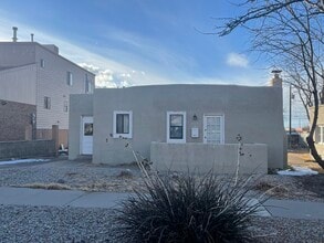 Building Photo - 407 Vassar Dr SE