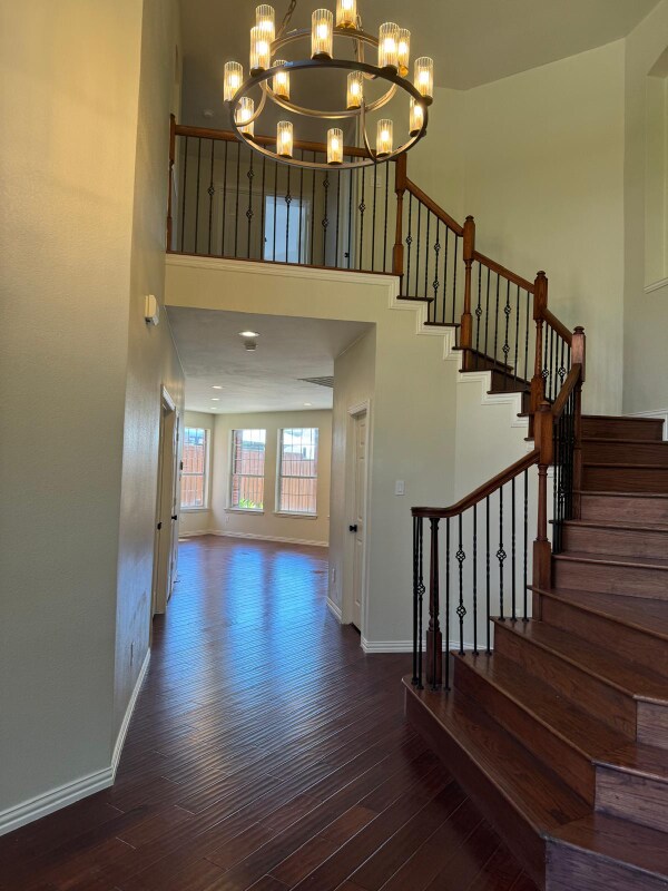 Building Photo - 4012 Mayflower Ln