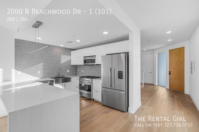 Building Photo - 2000 Beachwood Dr