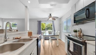 Building Photo - 745 Pyramid Point Way