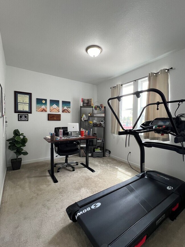 Foto del edificio - Modern 3 Bed/3 Bath Townhome in Broomfield...
